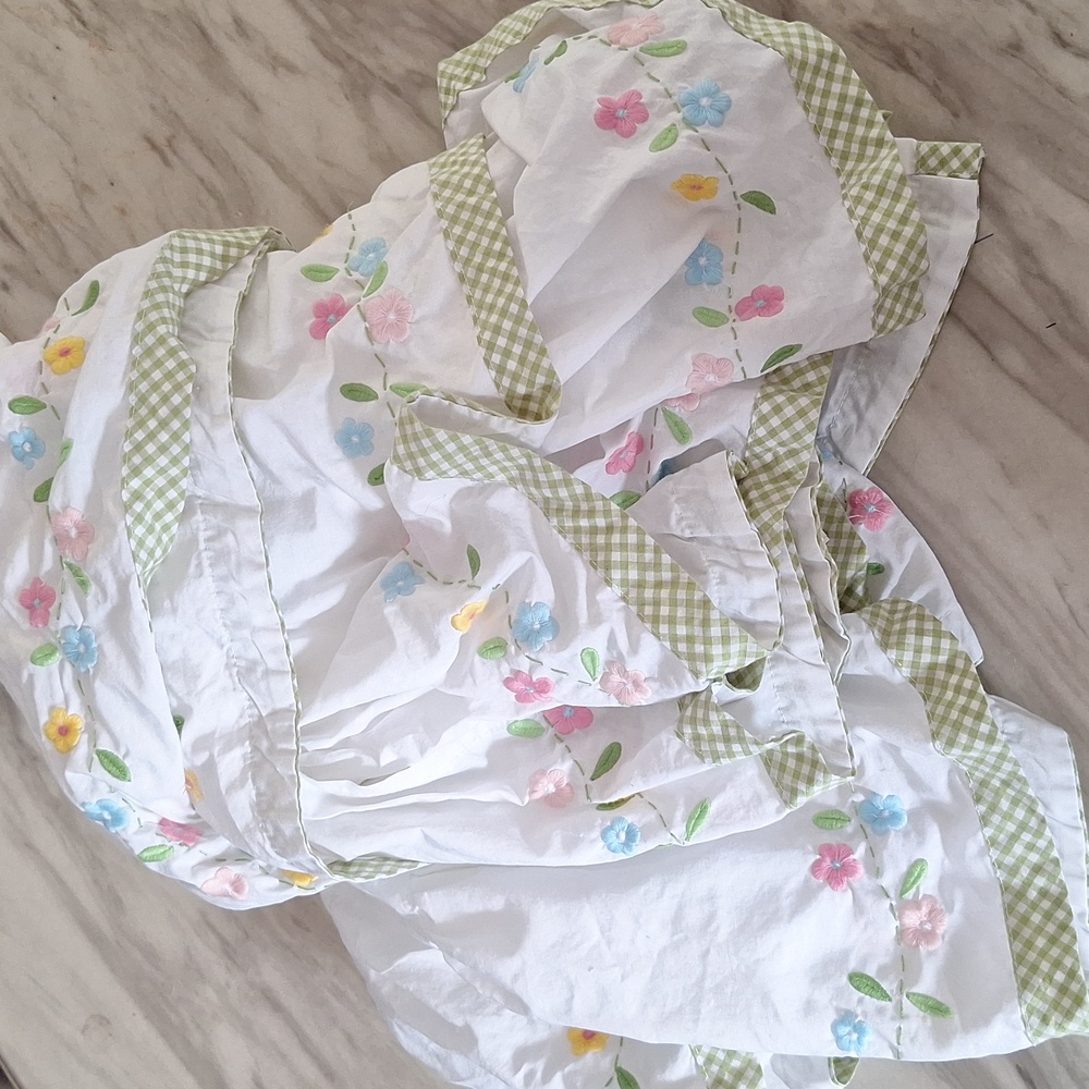 Pottery Barn White Floral and Green Gingham Bedding